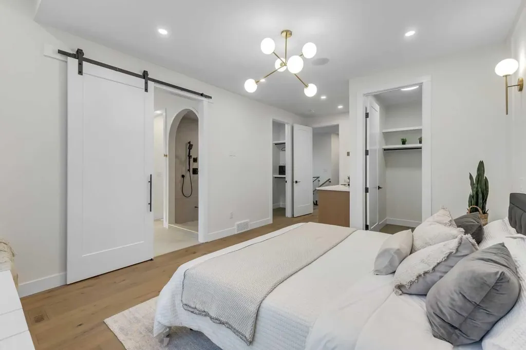 2430 36 Street SW Calgary AB T3E2Z5