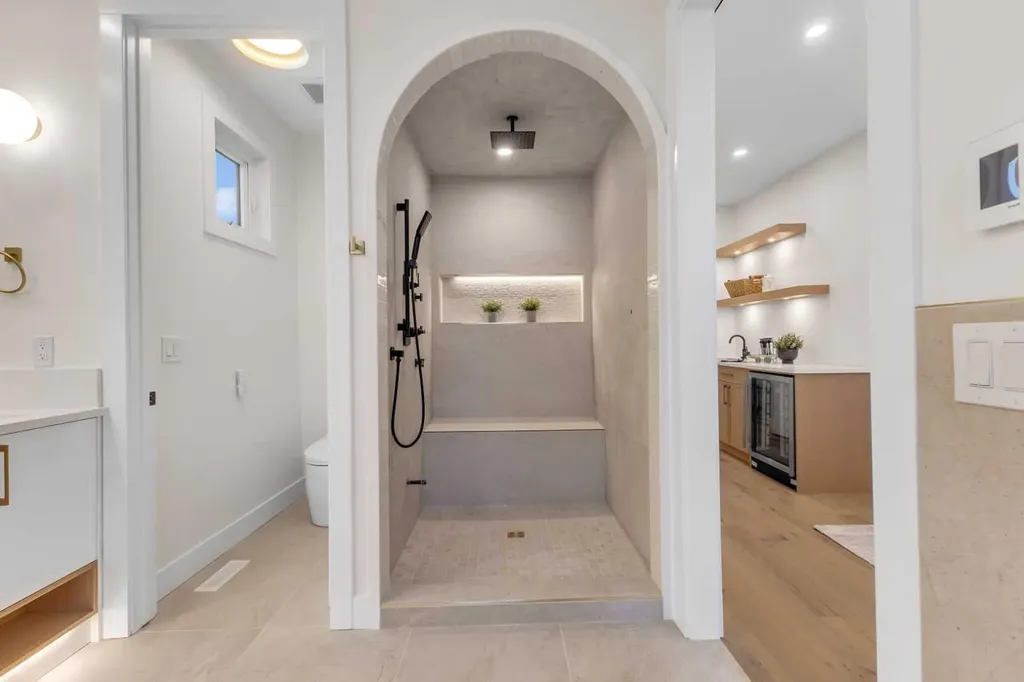 2430 36 Street SW Calgary AB T3E2Z5