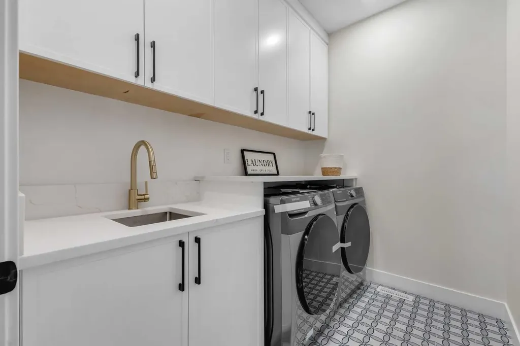 2430 36 Street SW Calgary AB T3E2Z5