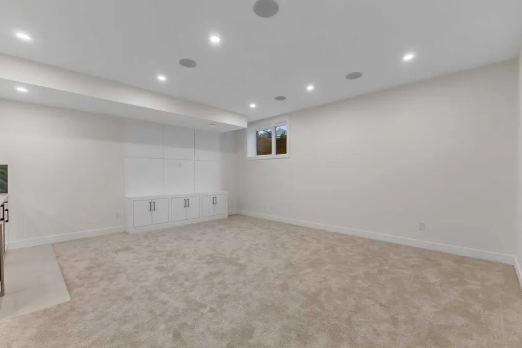 2430 36 Street SW Calgary AB T3E2Z5