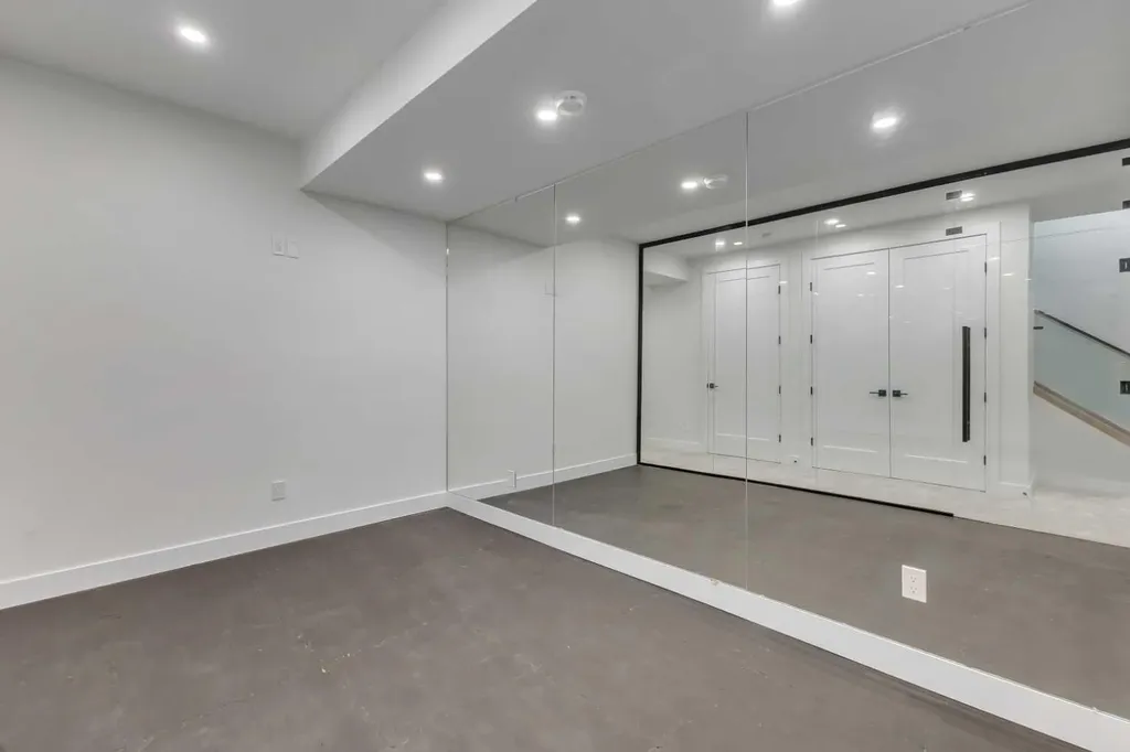 2430 36 Street SW Calgary AB T3E2Z5