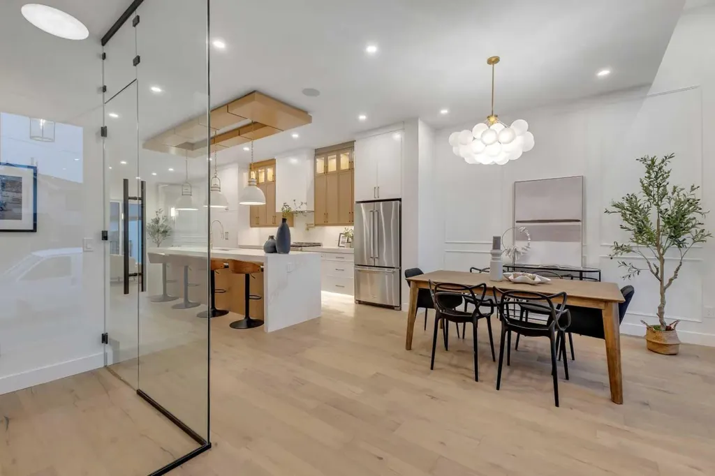 2430 36 Street SW Calgary AB T3E2Z5