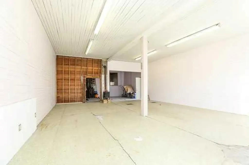22720, 22718 8 Avenue Hillcrest AB T0K 1C0