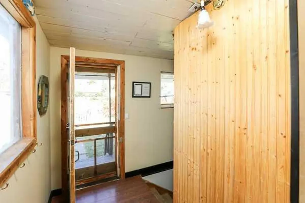 22720, 22718 8 Avenue Hillcrest AB T0K 1C0
