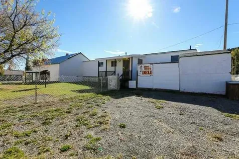 22720,22718 8 Avenue Hillcrest AB T0K 1C0