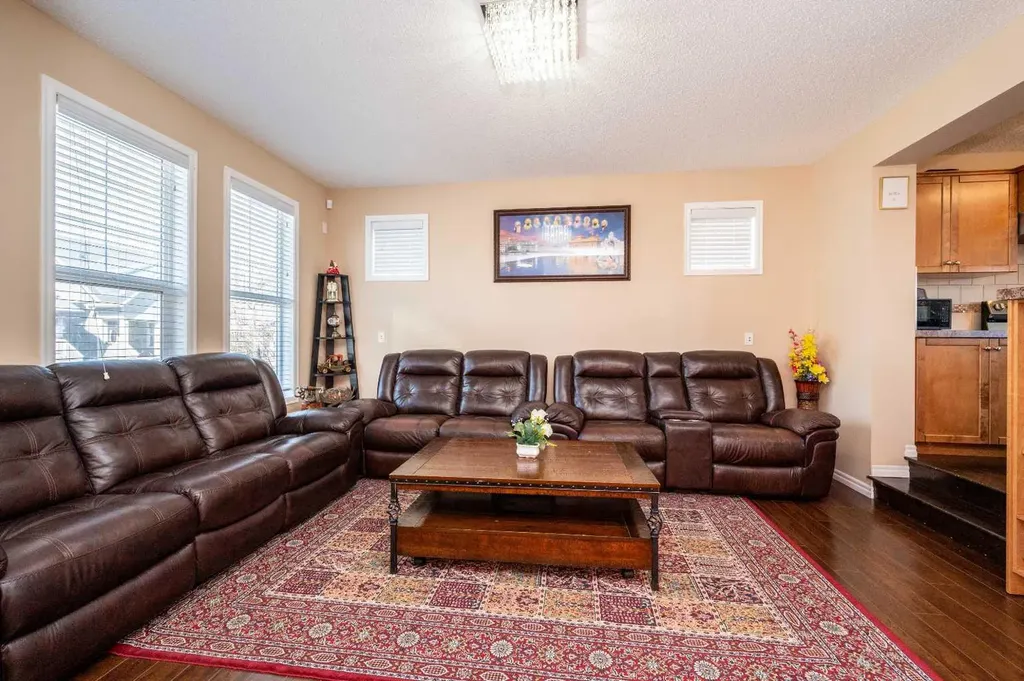 57 Skyview Point Common NE Calgary AB T3N0H1
