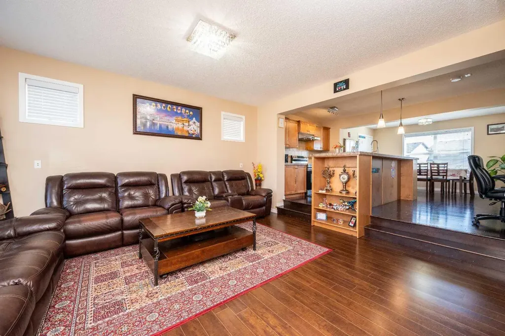 57 Skyview Point Common NE Calgary AB T3N0H1