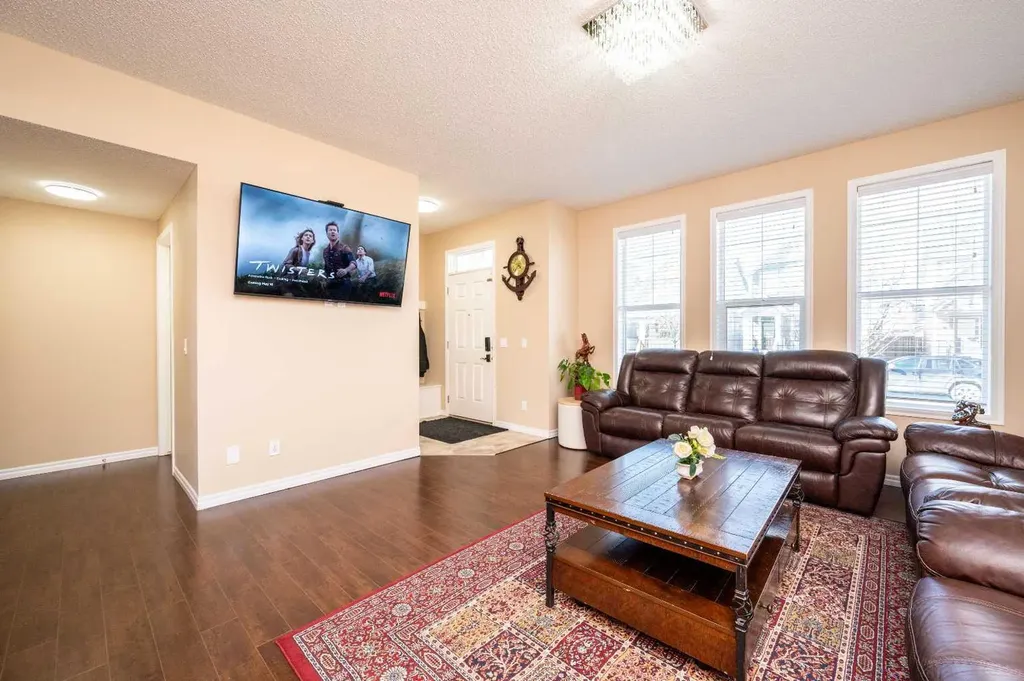 57 Skyview Point Common NE Calgary AB T3N0H1