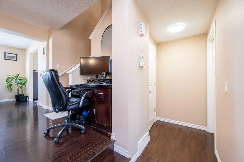 57 Skyview Point Common NE Calgary AB T3N0H1