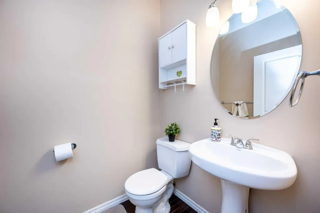 57 Skyview Point Common NE Calgary AB T3N0H1
