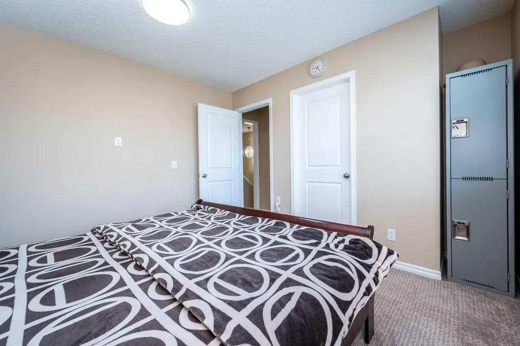 57 Skyview Point Common NE Calgary AB T3N0H1