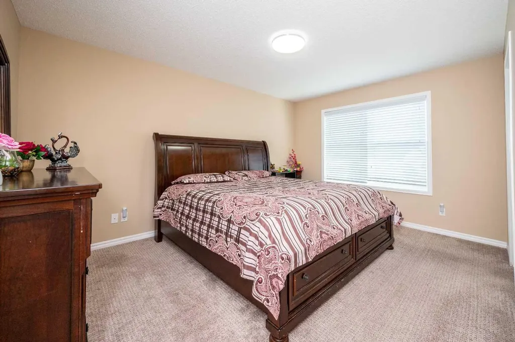 57 Skyview Point Common NE Calgary AB T3N0H1