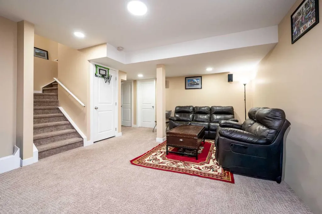 57 Skyview Point Common NE Calgary AB T3N0H1