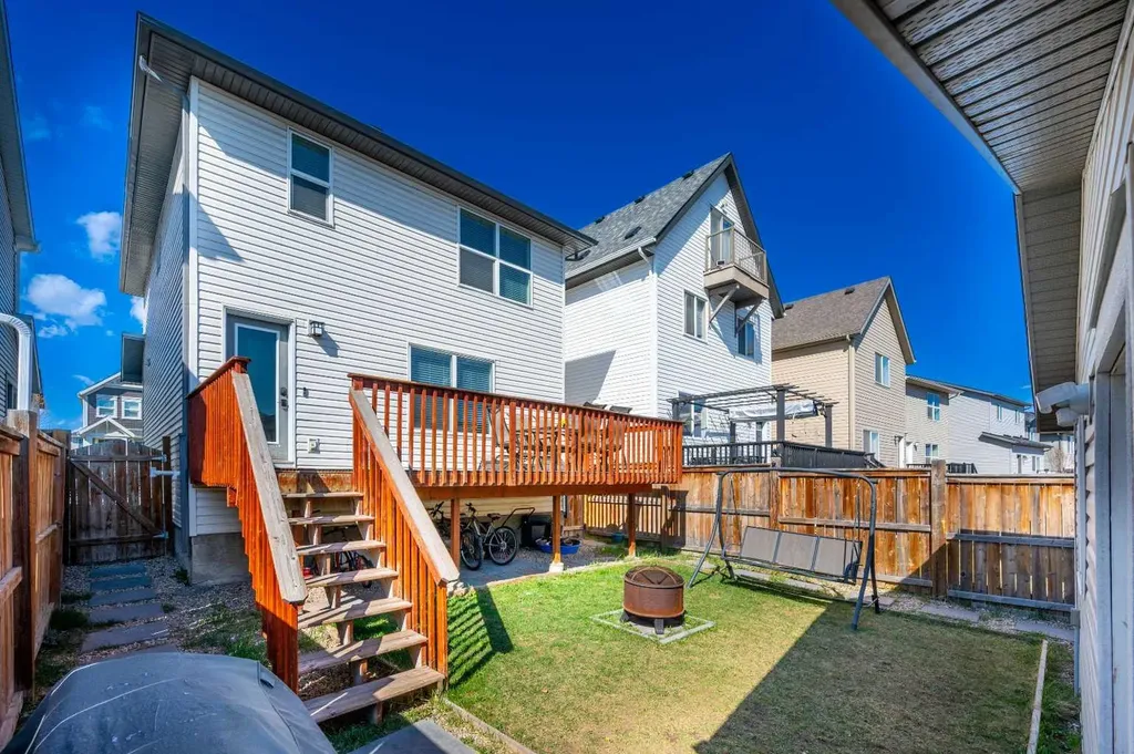 57 Skyview Point Common NE Calgary AB T3N0H1