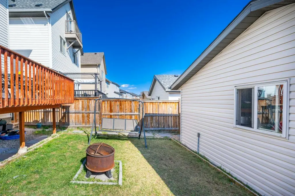 57 Skyview Point Common NE Calgary AB T3N0H1