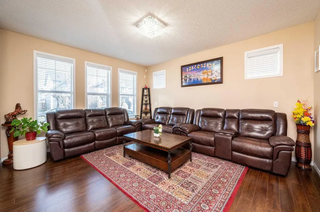 57 Skyview Point Common NE Calgary AB T3N0H1