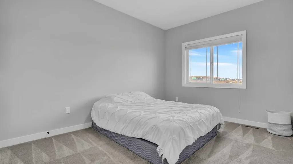66 Baysprings Gardens SW Airdrie AB T4B 5C6