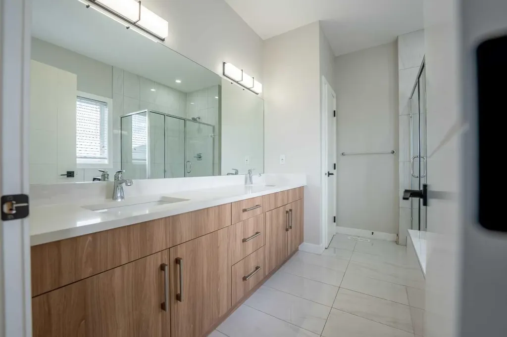 66 Baysprings Gardens SW Airdrie AB T4B 5C6
