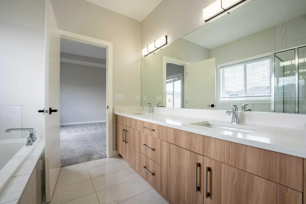 66 Baysprings Gardens SW Airdrie AB T4B 5C6