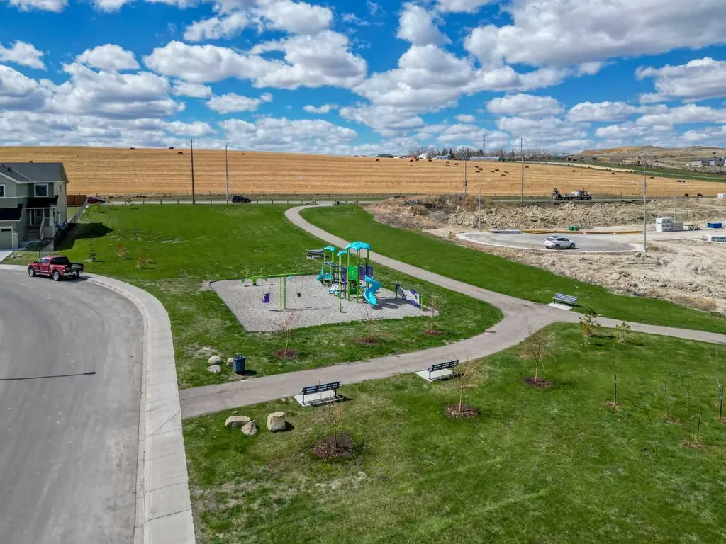66 Baysprings Gardens SW Airdrie AB T4B 5C6