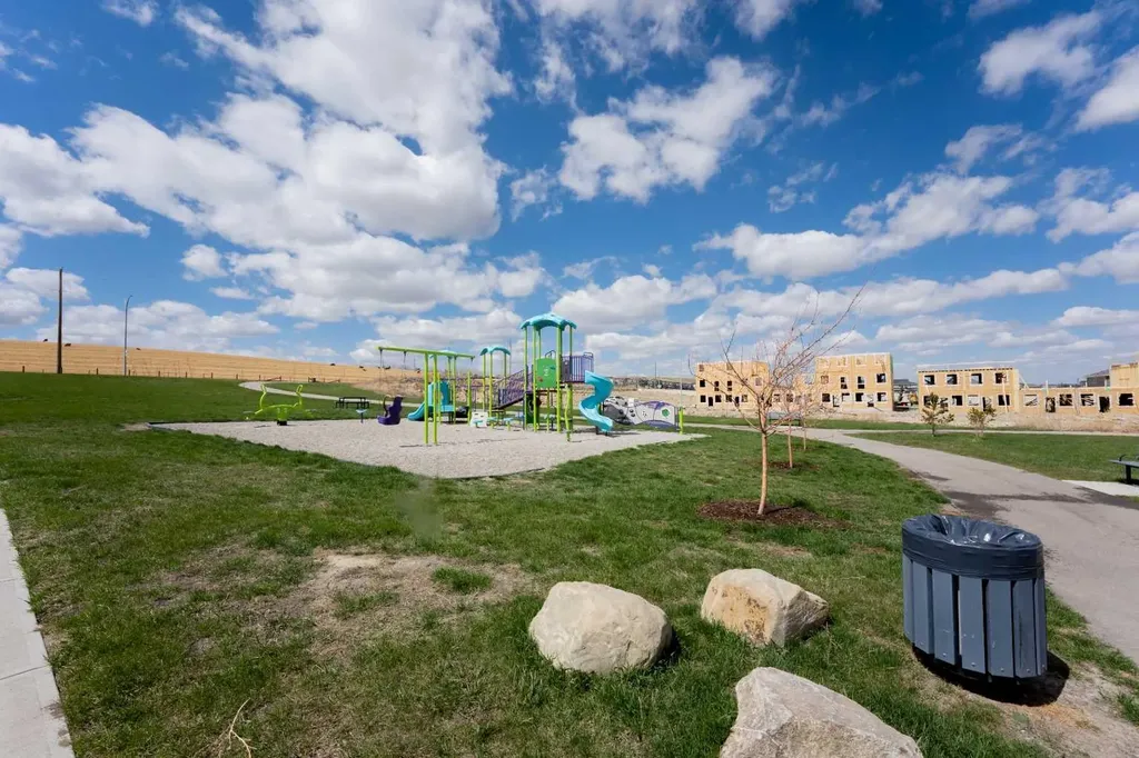 66 Baysprings Gardens SW Airdrie AB T4B 5C6