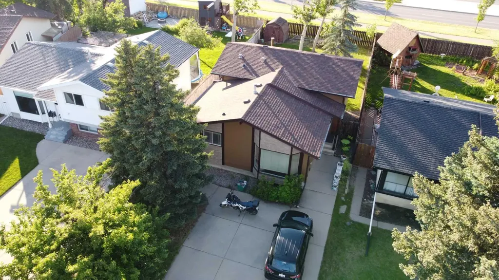 78 Pensacola Court W Lethbridge AB T1K 4R6