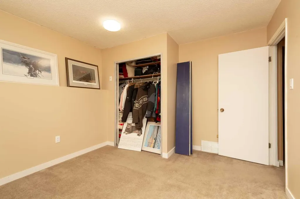 78 Pensacola Court W Lethbridge AB T1K 4R6