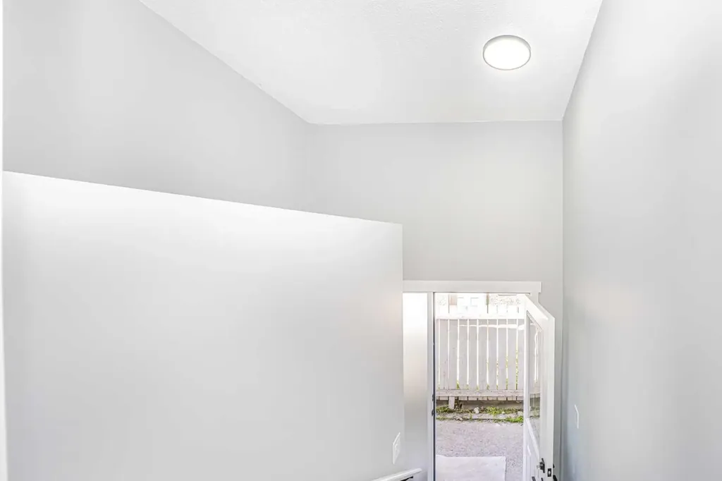 6403 Centre Street NW Calgary AB T2K 0V3
