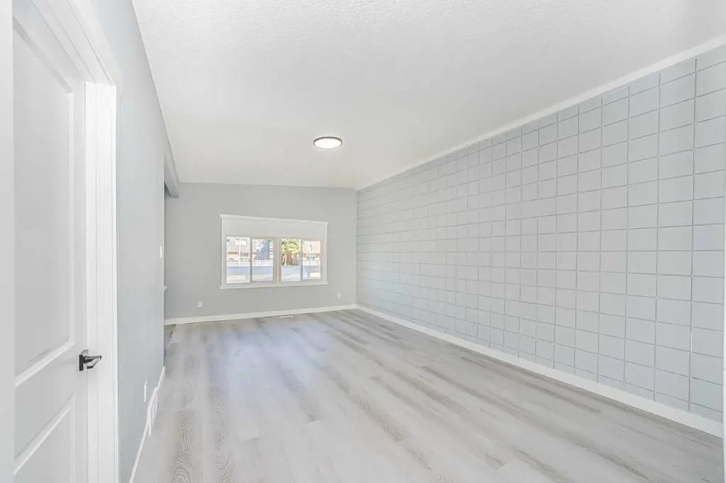 6403 Centre Street NW Calgary AB T2K 0V3