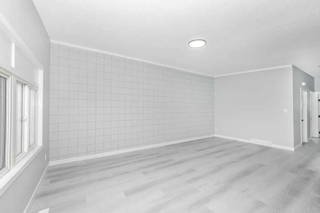 6403 Centre Street NW Calgary AB T2K 0V3