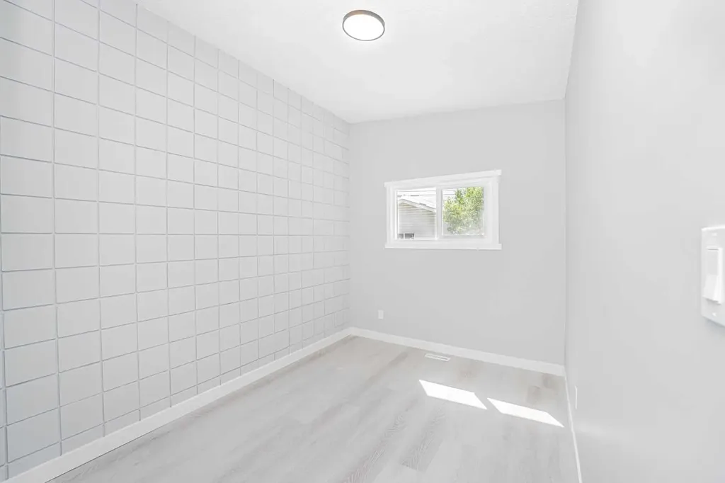 6403 Centre Street NW Calgary AB T2K 0V3