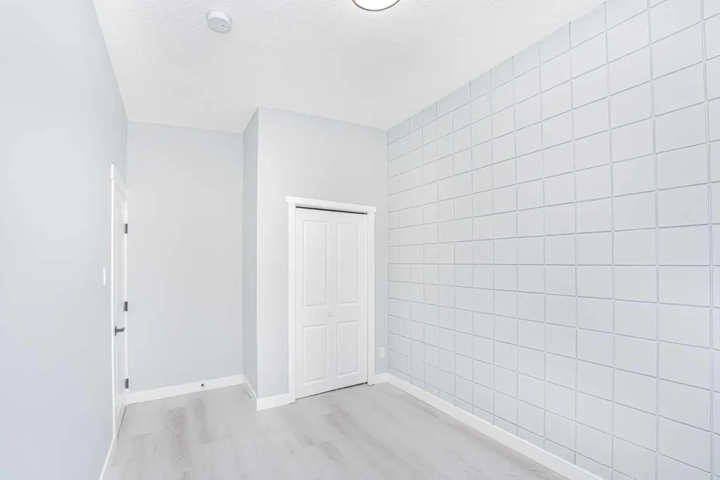 6403 Centre Street NW Calgary AB T2K 0V3