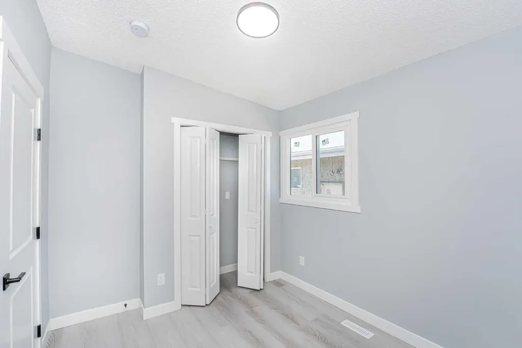6403 Centre Street NW Calgary AB T2K 0V3