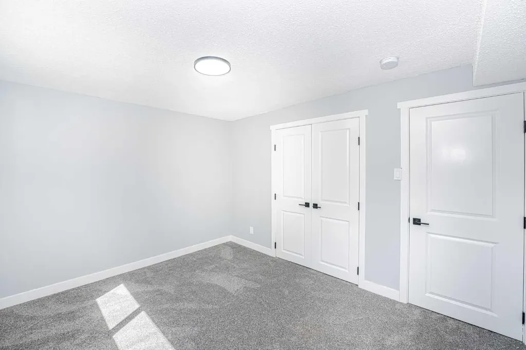 6403 Centre Street NW Calgary AB T2K 0V3