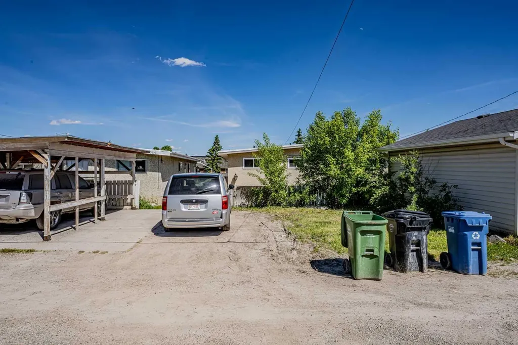 6403 Centre Street NW Calgary AB T2K 0V3