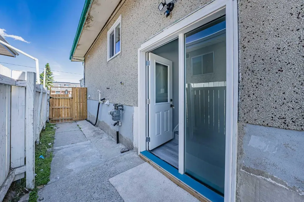 6403 Centre Street NW Calgary AB T2K 0V3