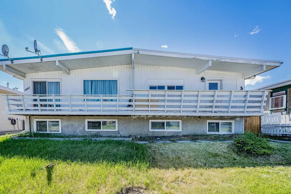 6403 Centre Street NW Calgary AB T2K 0V3
