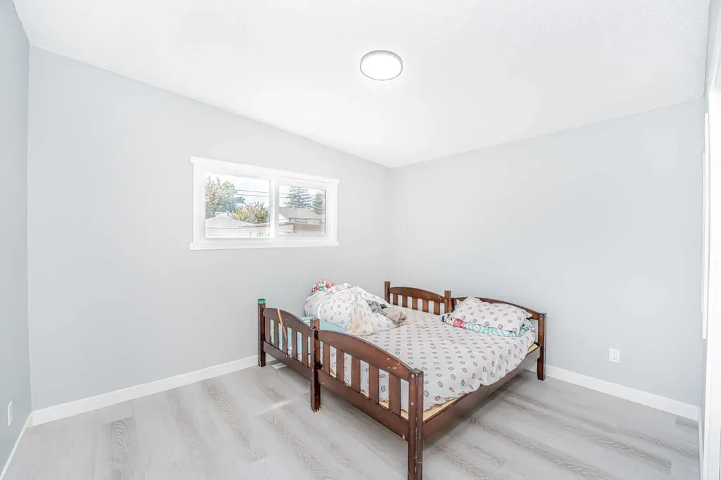 6403 Centre Street NW Calgary AB T2K 0V3