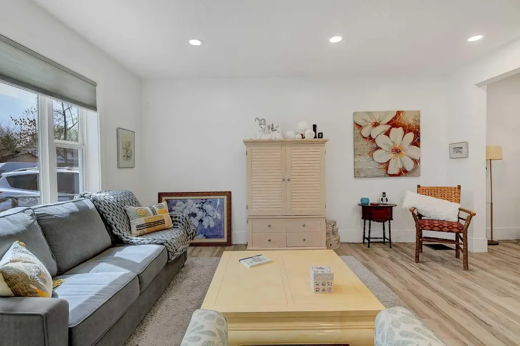 10120 96 Avenue Grande Prairie AB T8V 0M6
