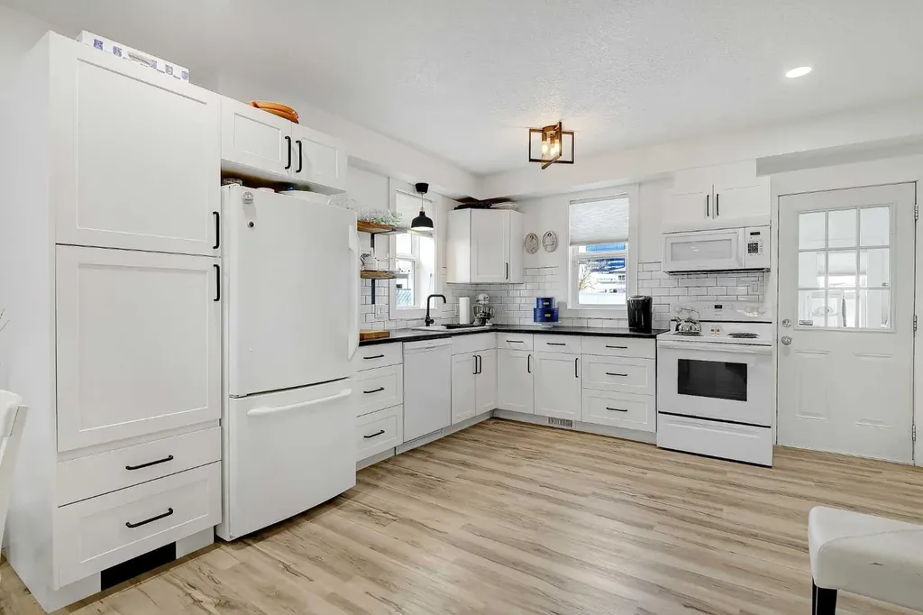 10120 96 Avenue Grande Prairie AB T8V 0M6