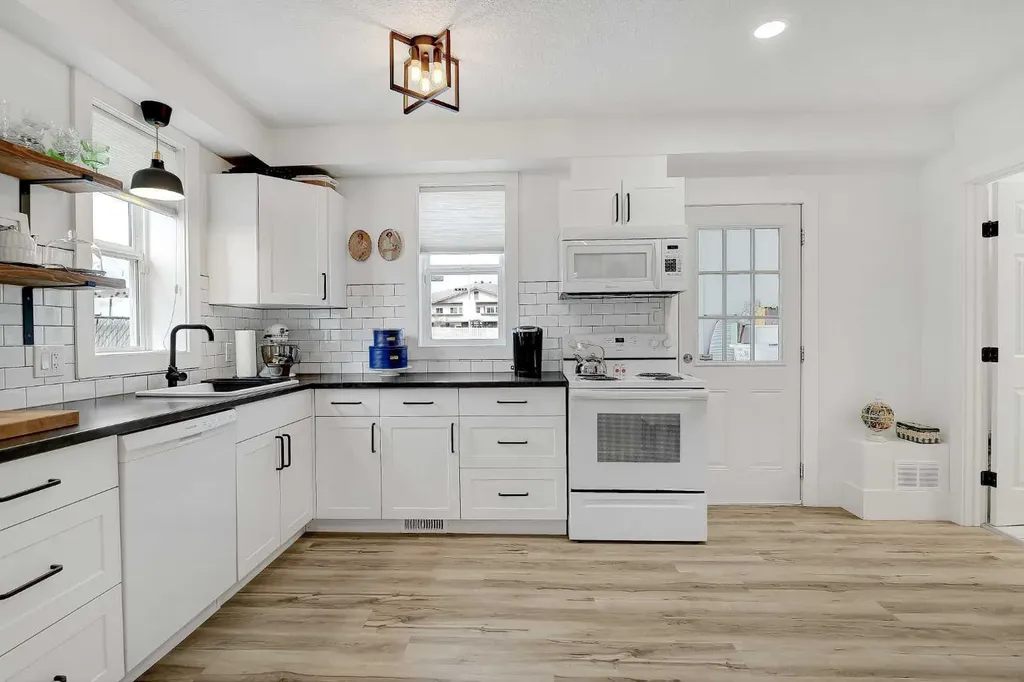 10120 96 Avenue Grande Prairie AB T8V 0M6