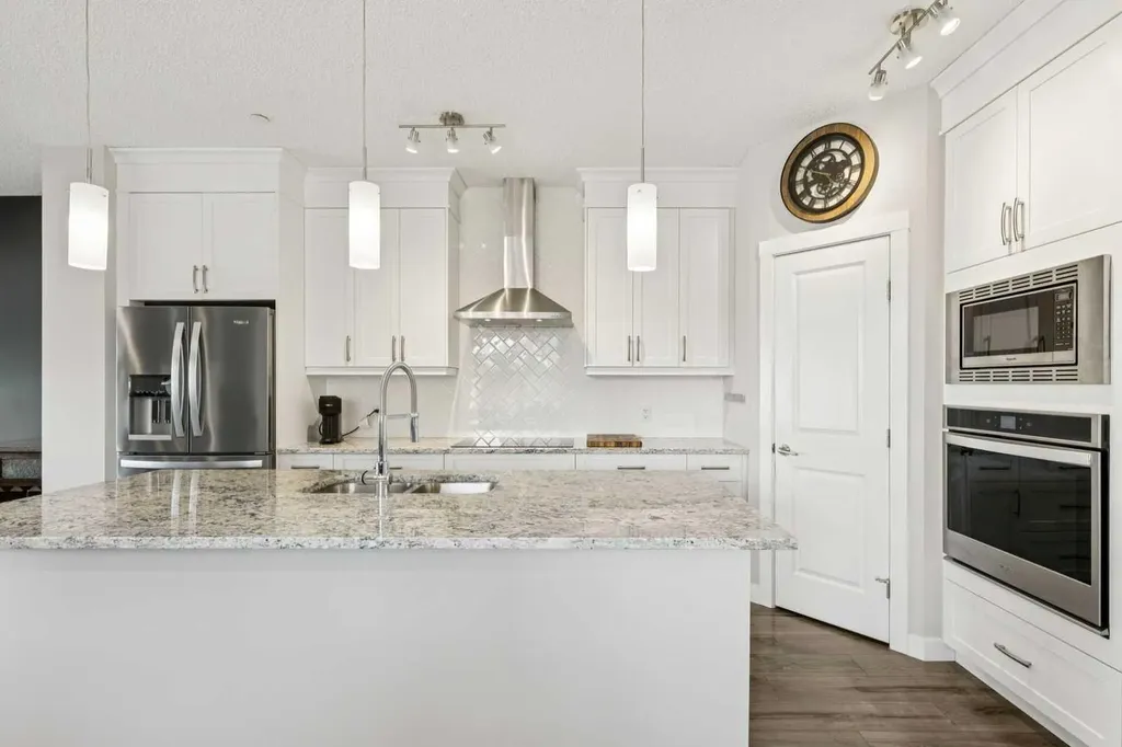 288 Lucas Avenue Calgary AB T3P 1N3