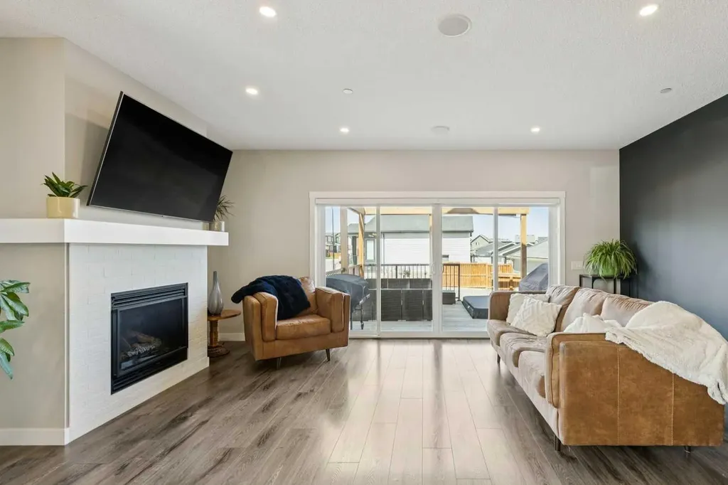 288 Lucas Avenue Calgary AB T3P 1N3