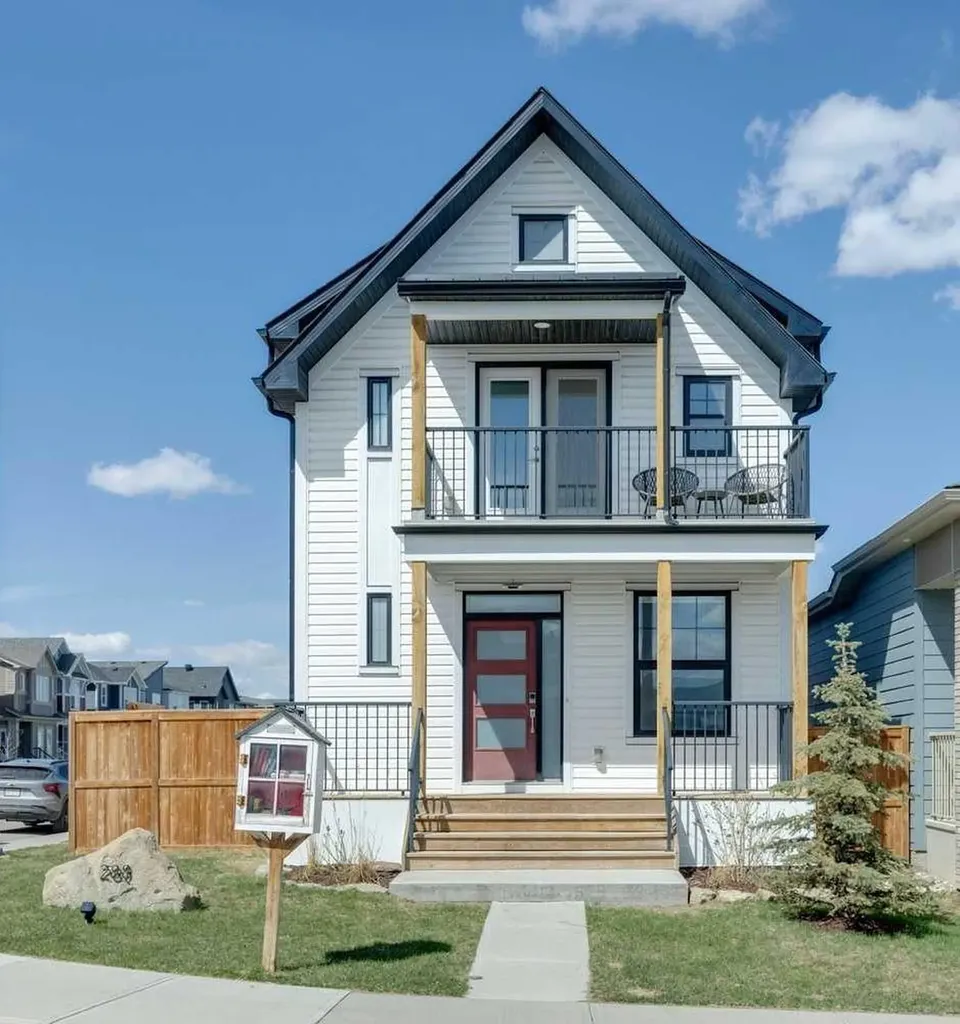 288 Lucas Avenue Calgary AB T3P 1N3