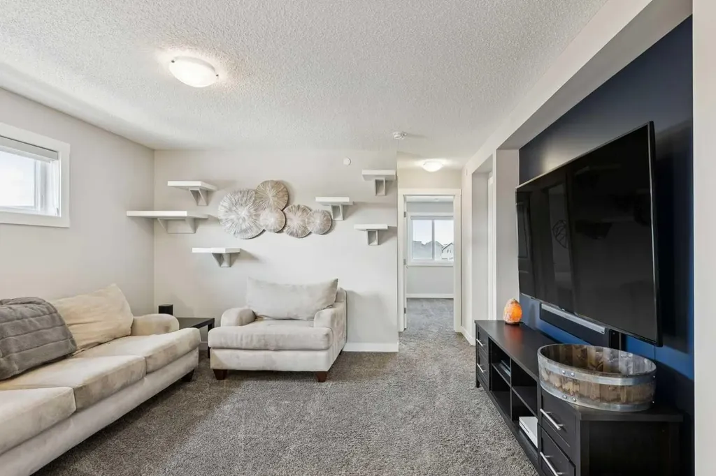 288 Lucas Avenue Calgary AB T3P 1N3