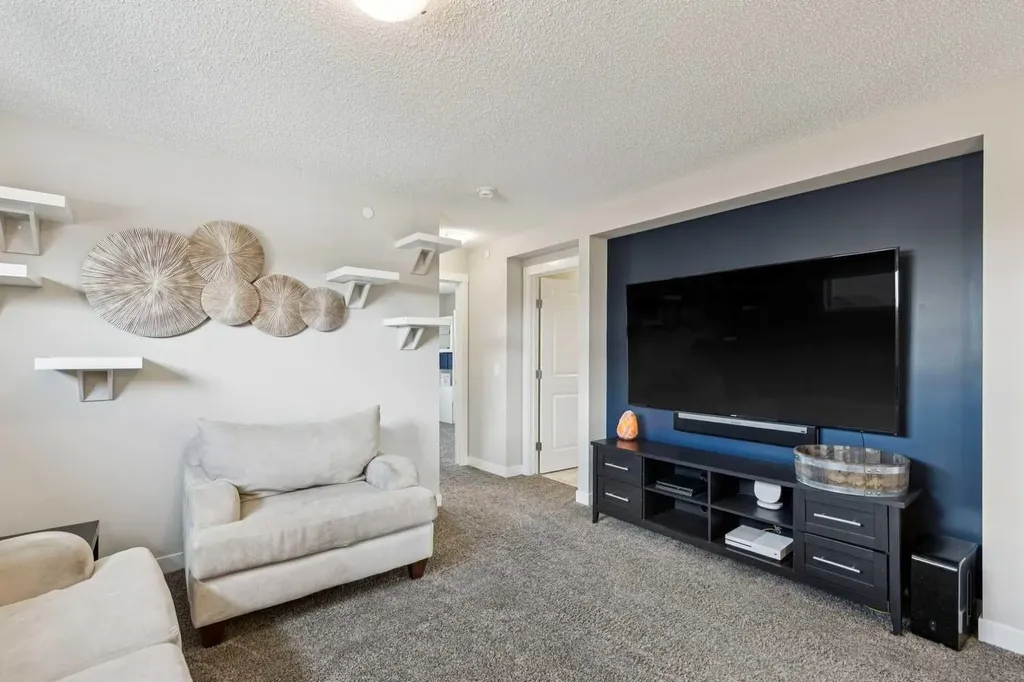 288 Lucas Avenue Calgary AB T3P 1N3