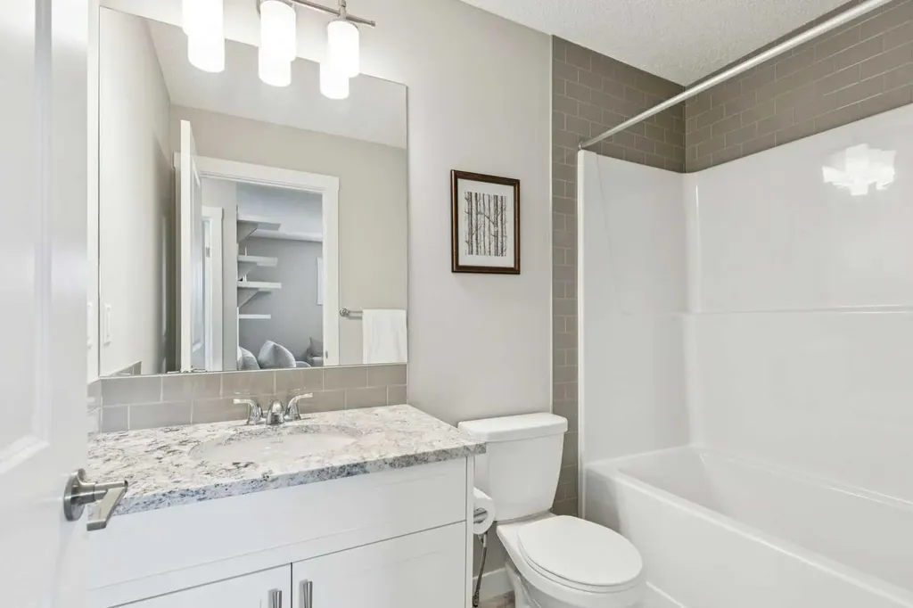 288 Lucas Avenue Calgary AB T3P 1N3