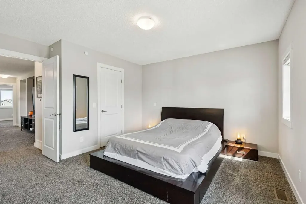 288 Lucas Avenue Calgary AB T3P 1N3