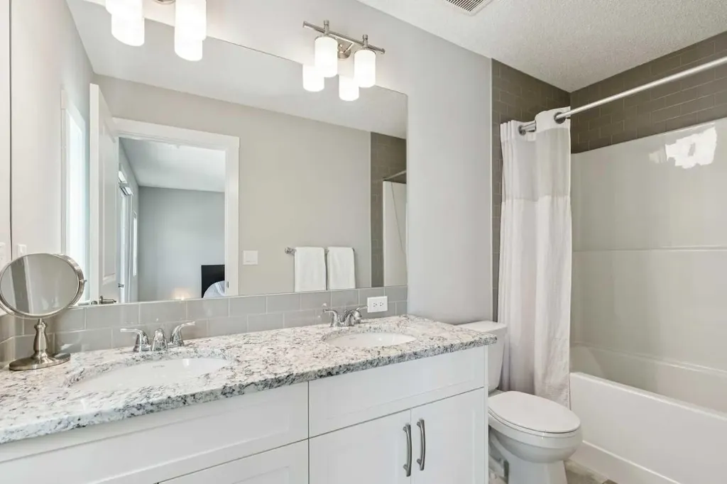 288 Lucas Avenue Calgary AB T3P 1N3