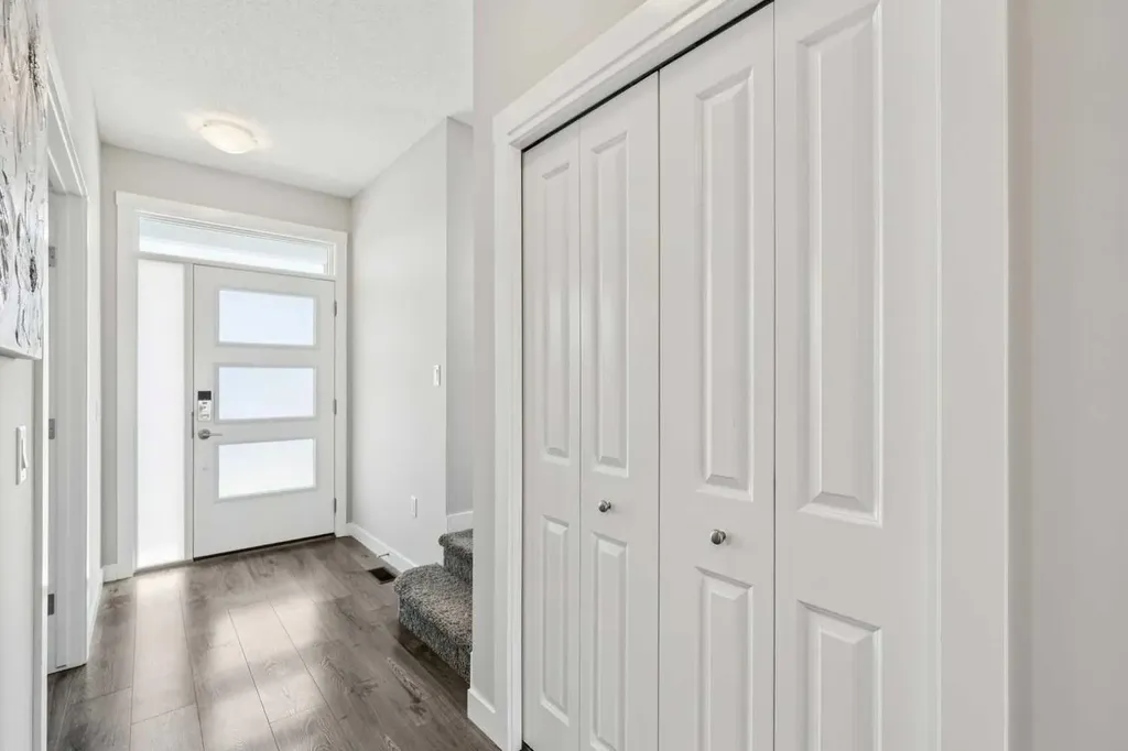 288 Lucas Avenue Calgary AB T3P 1N3